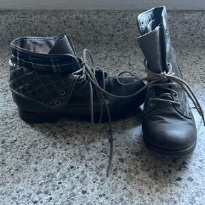 Nine West Combat Boots Sz 9